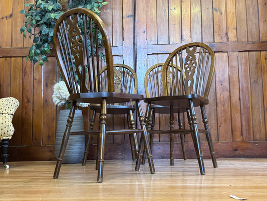 Quality Set of 4 English Oak Wheelback Dining Chairs \ Rustic Kitchen Chairs
