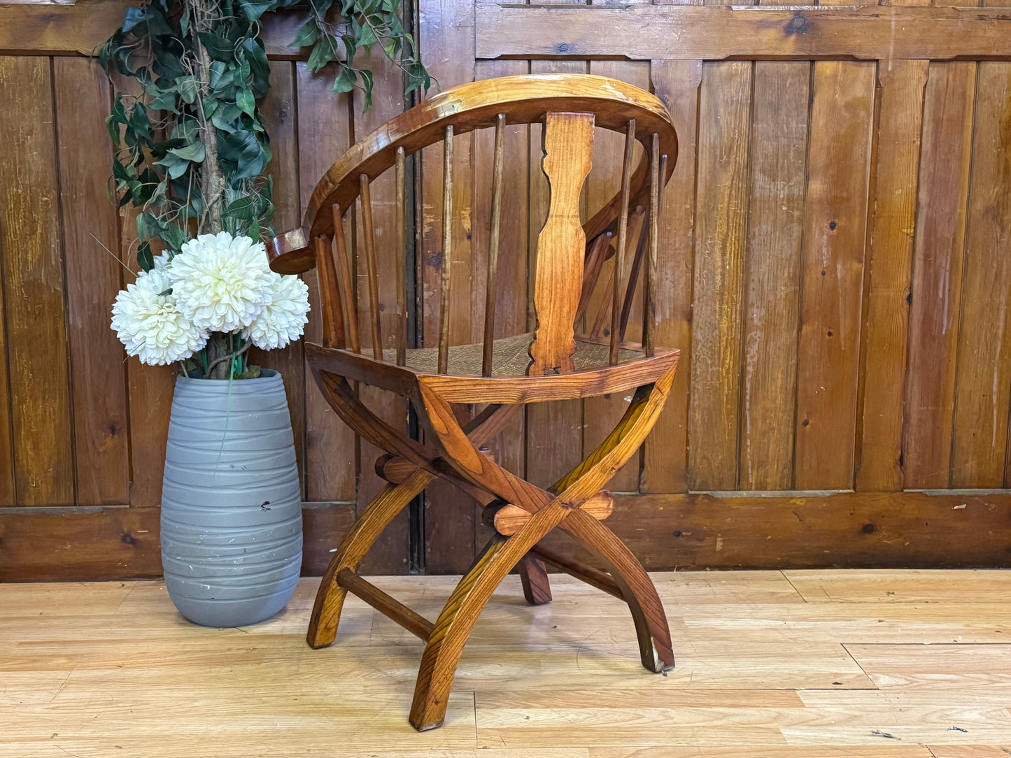 Vintage Chinese Import Horseshoe Chair \ Reproduction Barrelback Arm Chair