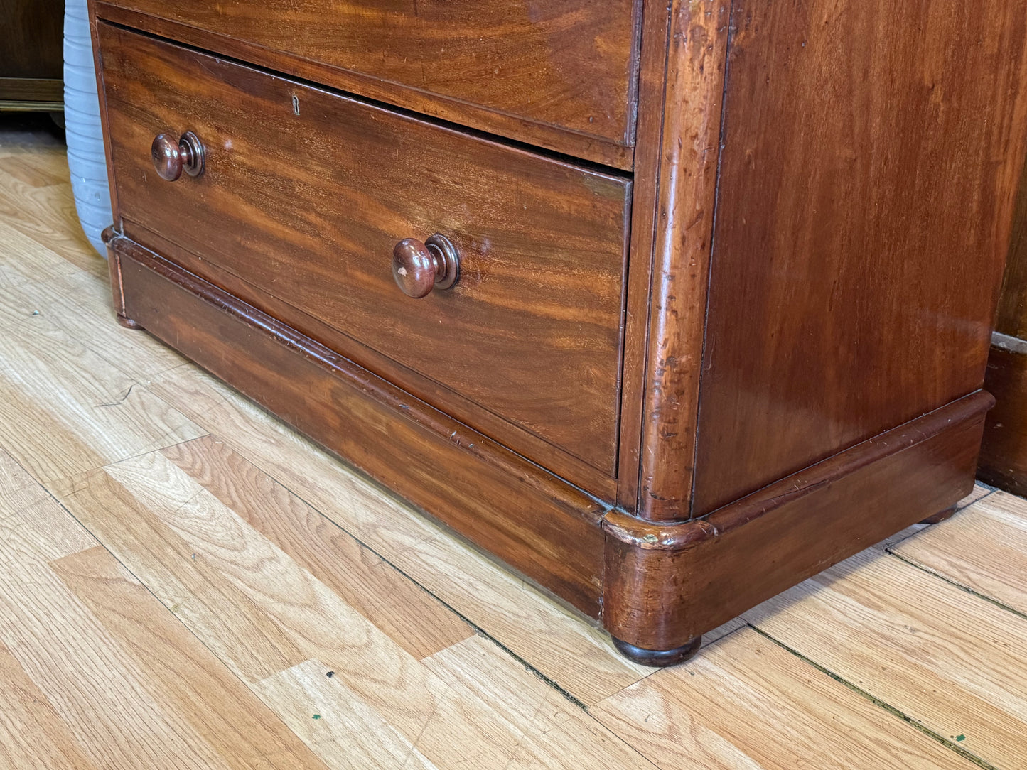 Victorian Chest Of Drawers \ Antique Mahogany Drawers \ Bedroom Storage Draws