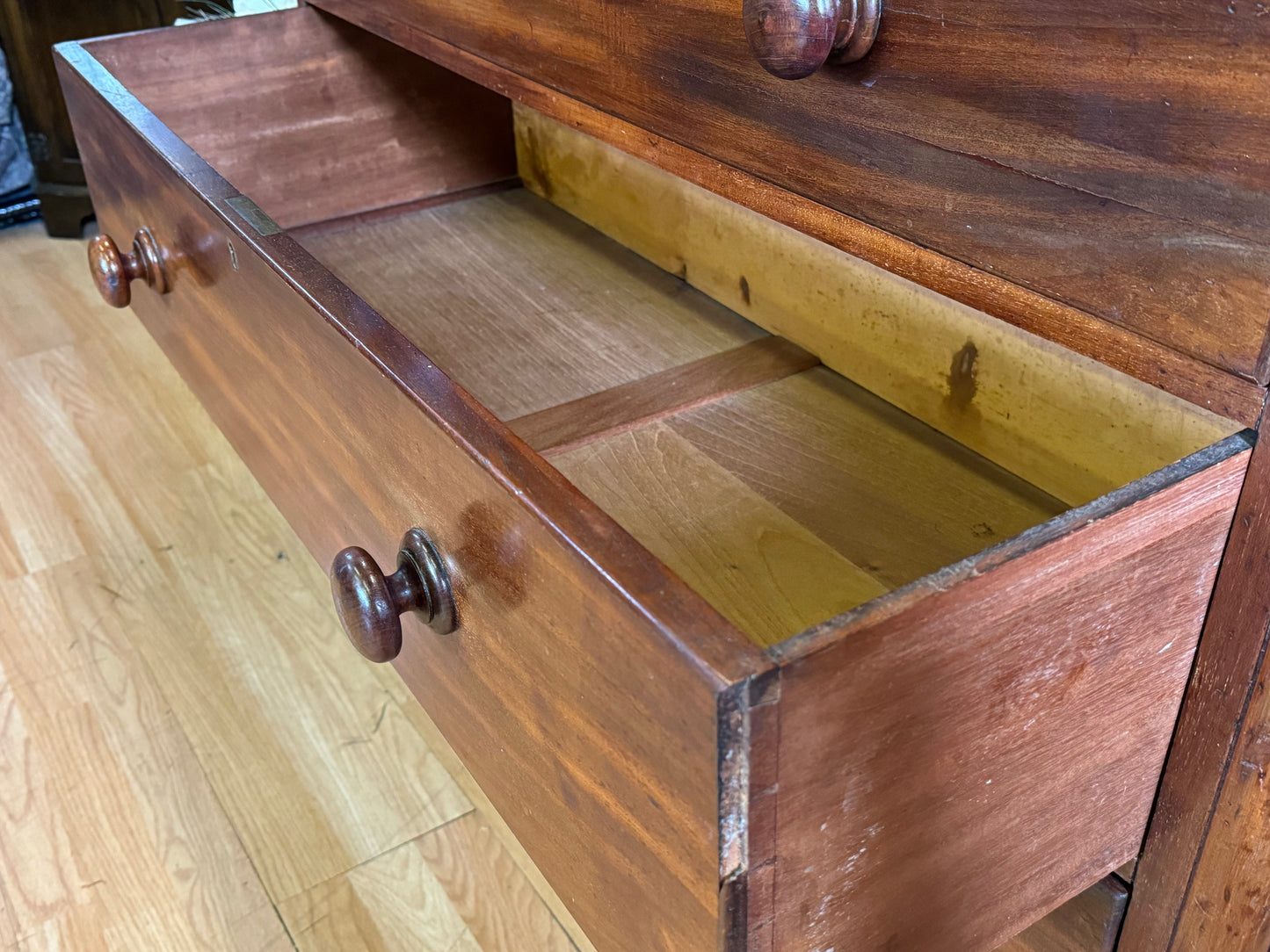 Victorian Chest Of Drawers \ Antique Mahogany Drawers \ Bedroom Storage Draws