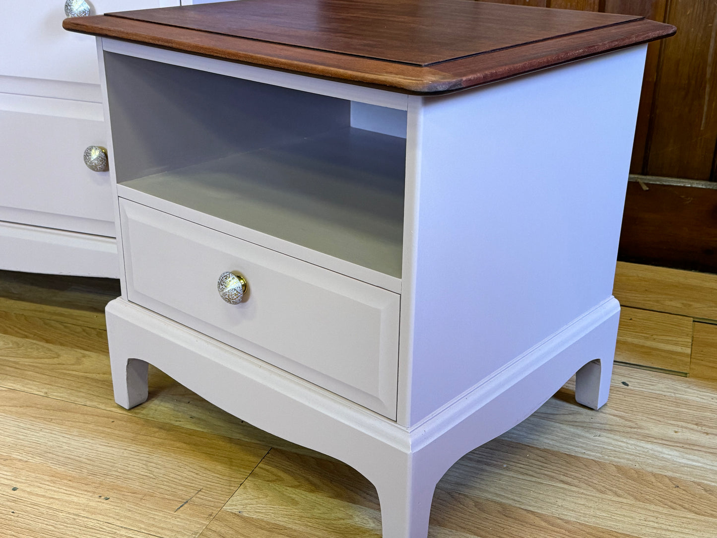 Vintage Pink Stag Minstrel Bedroom Set \ Tallboy Chest of Drawers \ Bedside Tables