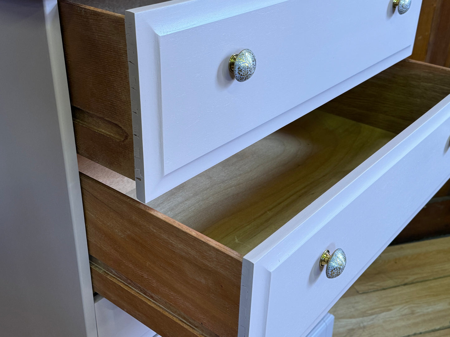 Vintage Pink Stag Minstrel Bedroom Set \ Tallboy Chest of Drawers \ Bedside Tables