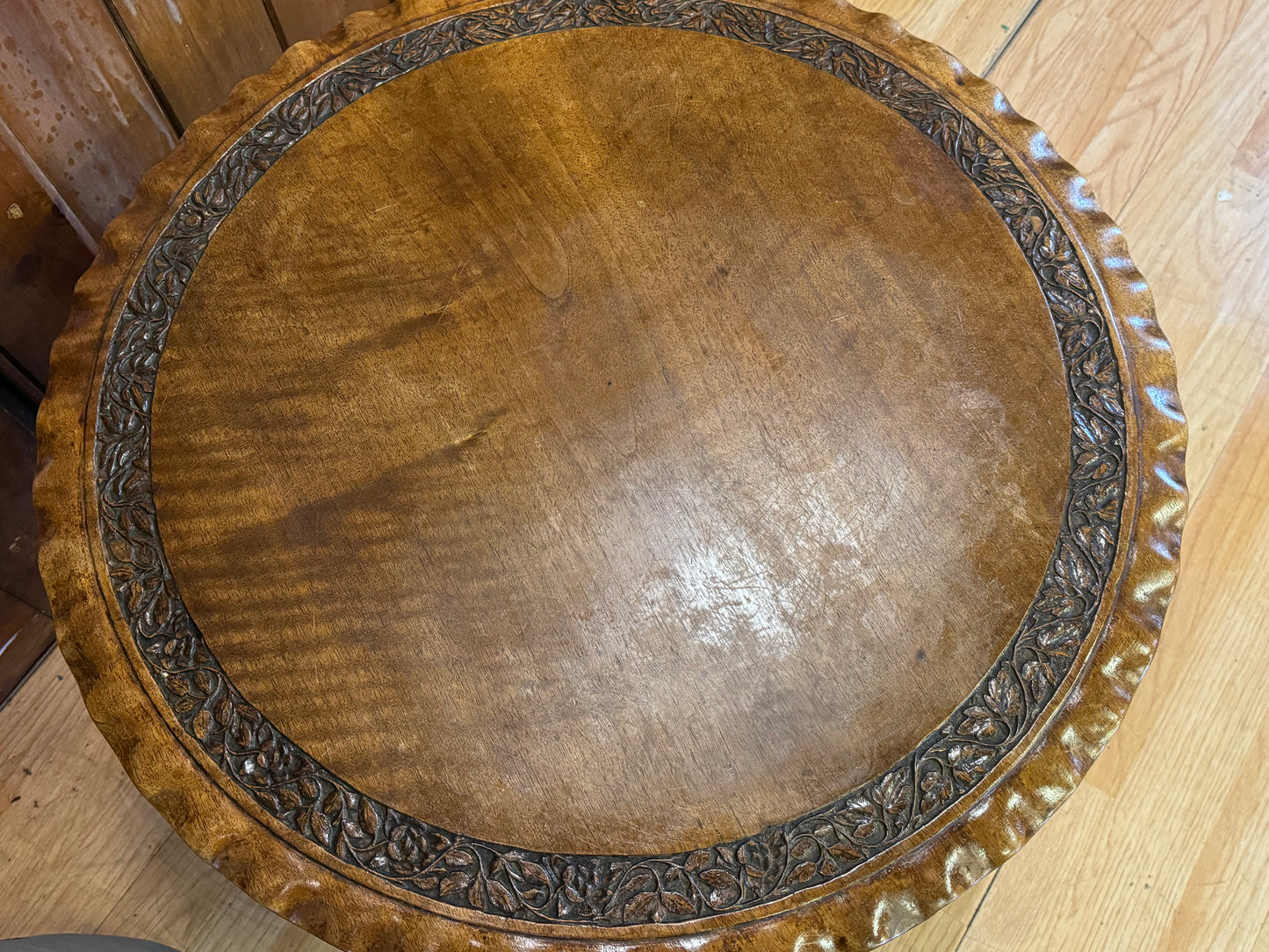 Vintage Indian Hand Carved Coffee Table \ Scalloped Decorative Side Centre Table