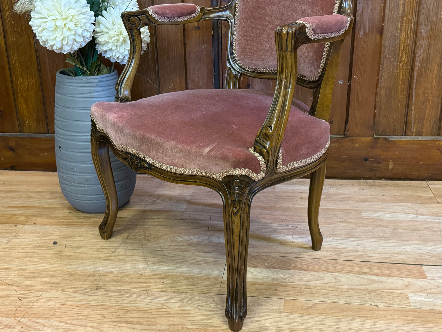 Quality Reproduction Louis XV Style Armchair \ Pink Bedroom Accent Chair