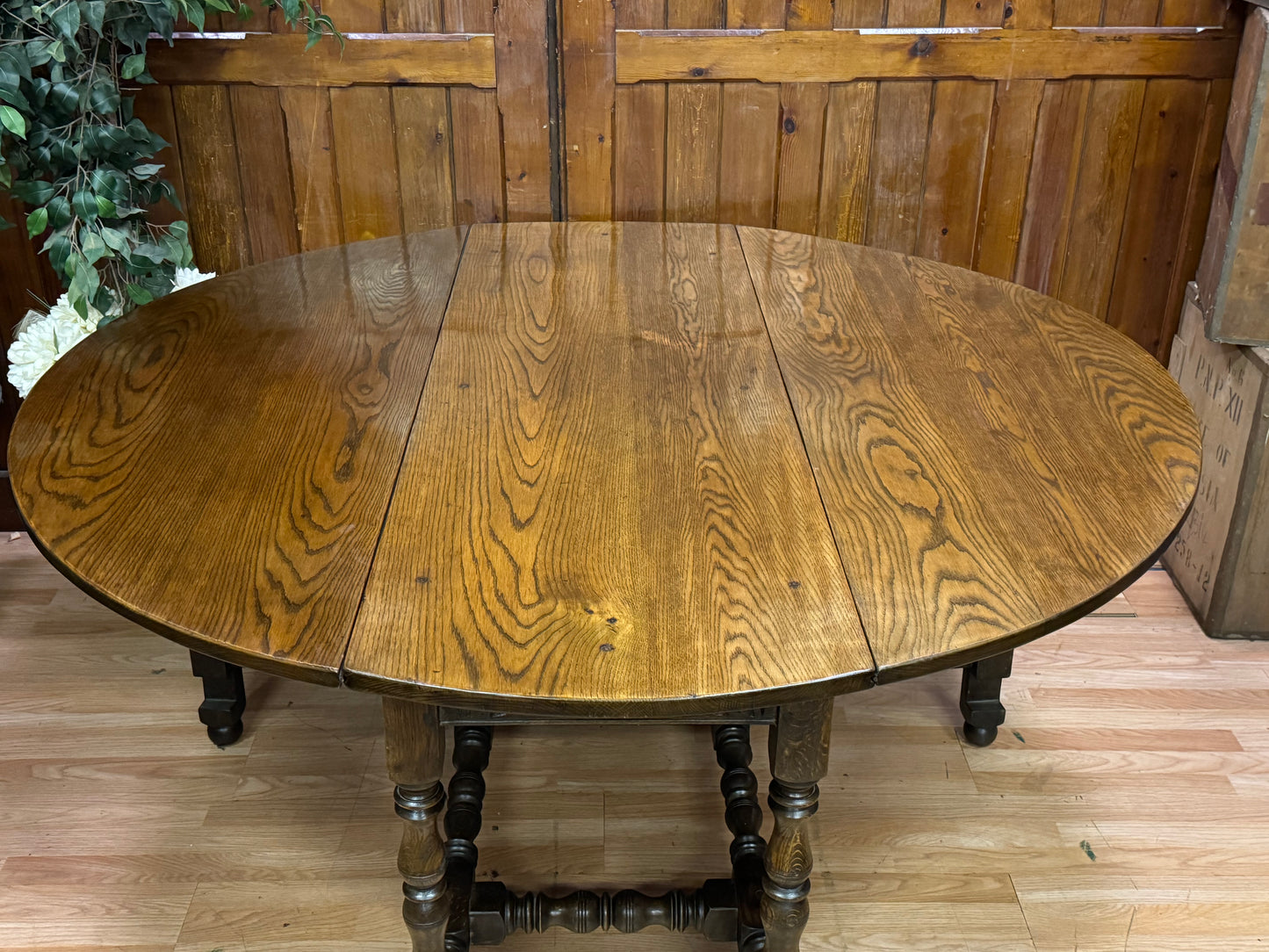 Large Quality Distressed Oak Gate Leg Drop Leaf Table By Titchmarsh and Goodwin