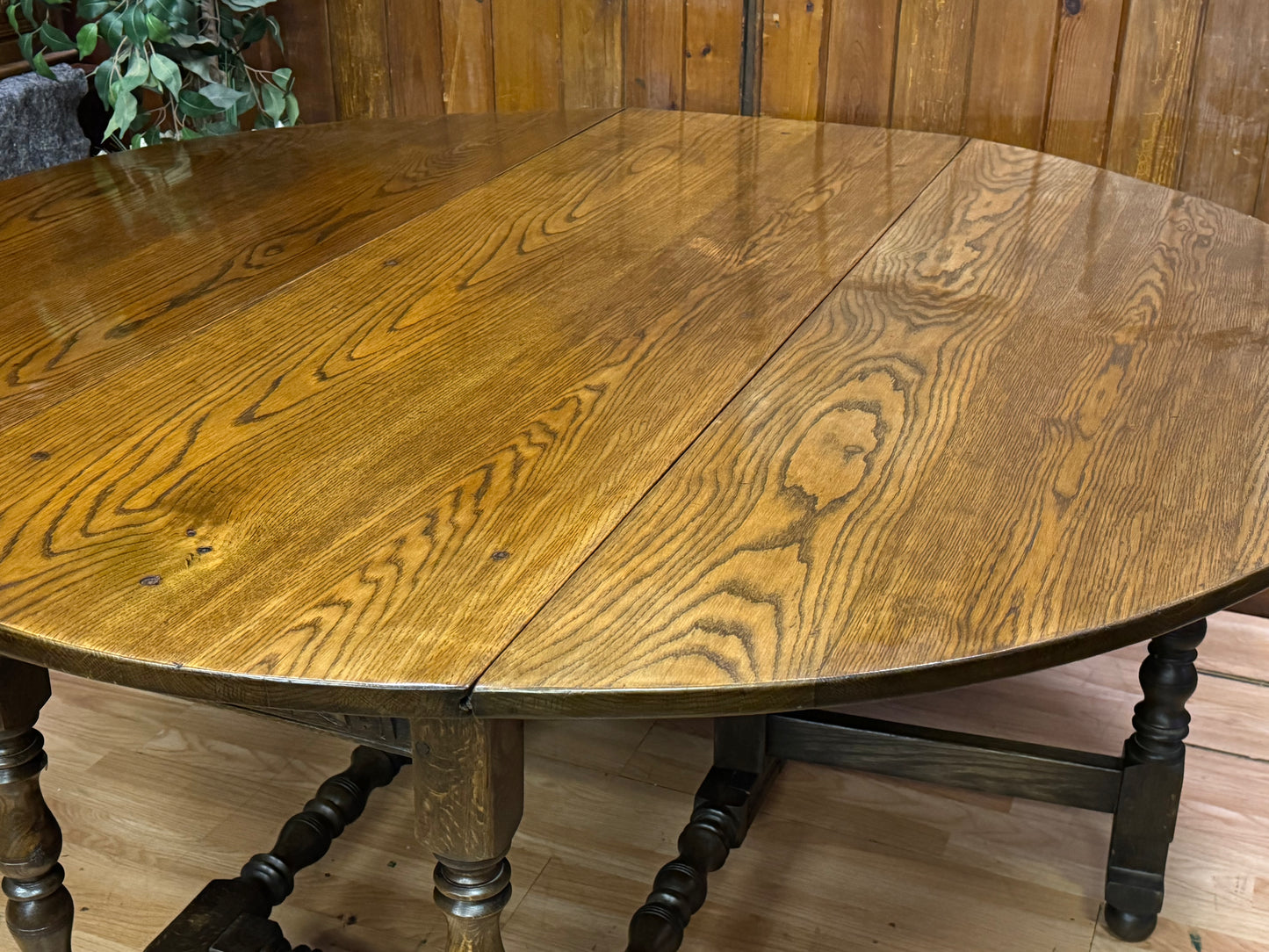 Large Quality Distressed Oak Gate Leg Drop Leaf Table By Titchmarsh and Goodwin