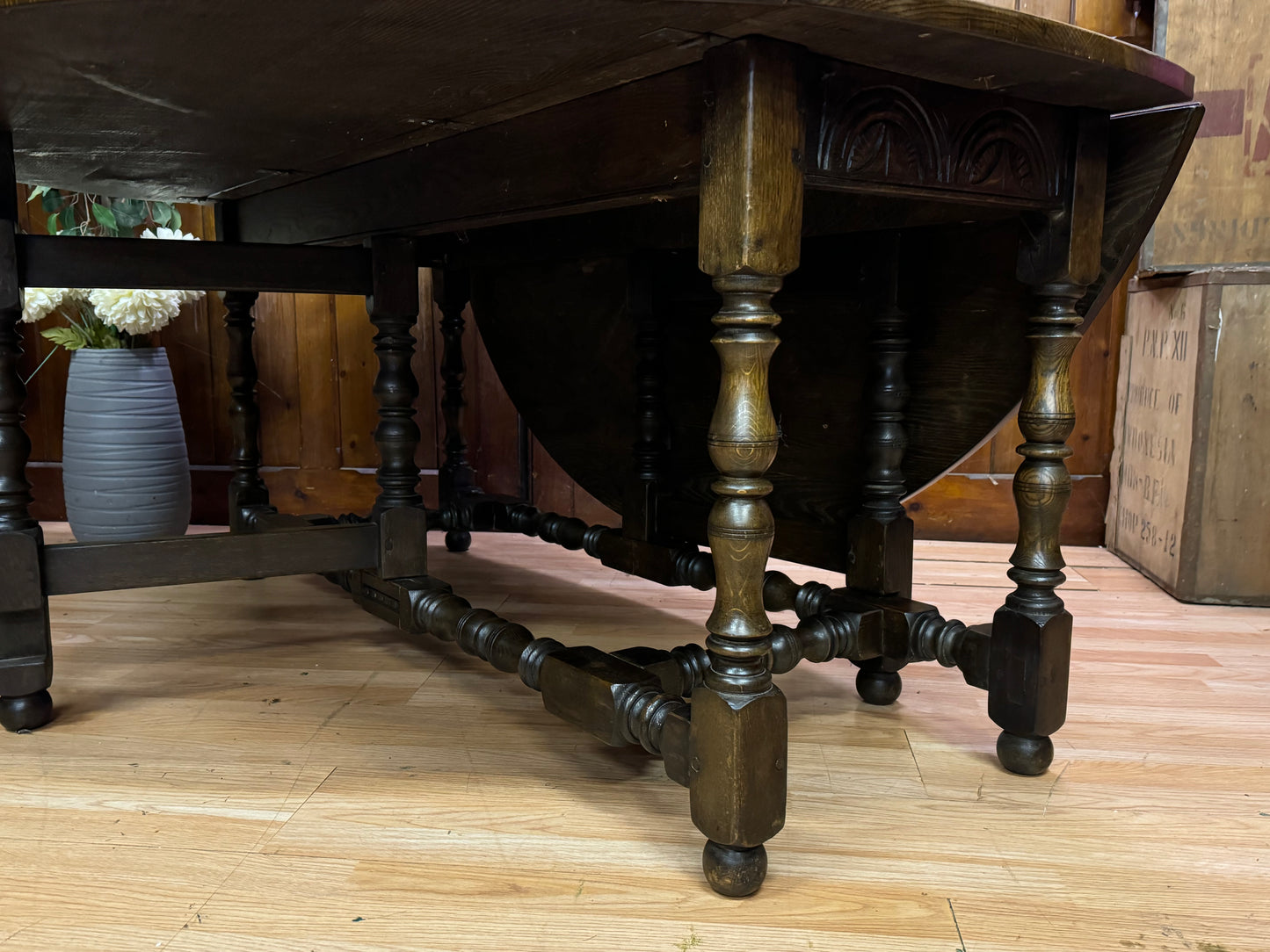 Large Quality Distressed Oak Gate Leg Drop Leaf Table By Titchmarsh and Goodwin