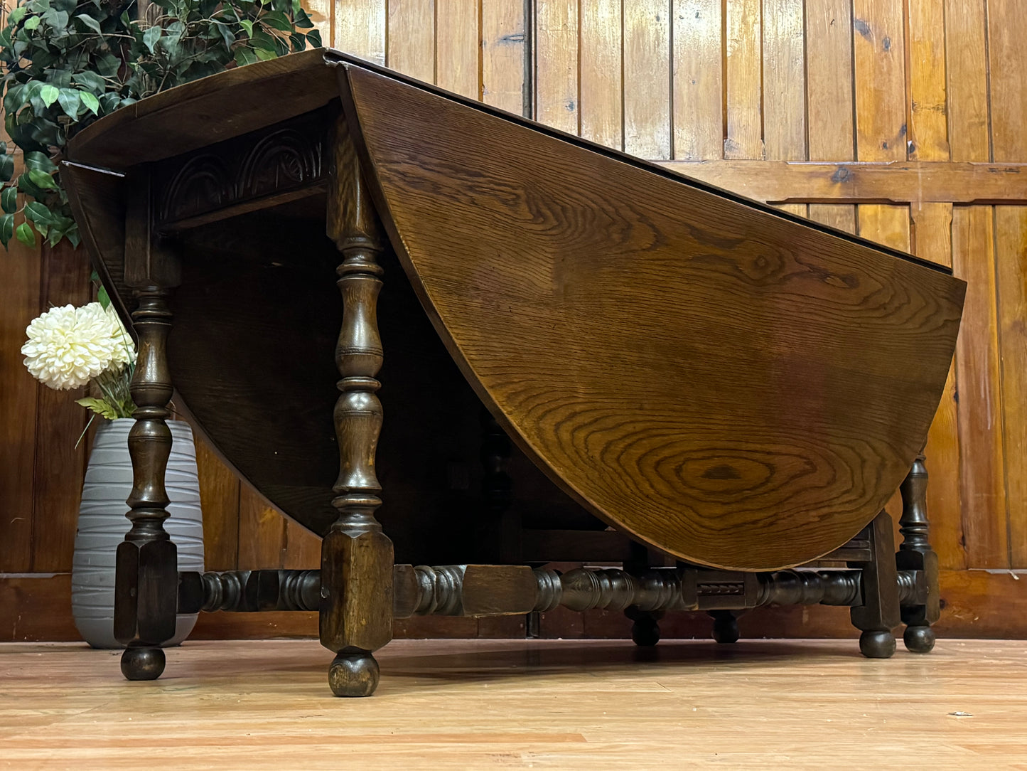 Large Quality Distressed Oak Gate Leg Drop Leaf Table By Titchmarsh and Goodwin