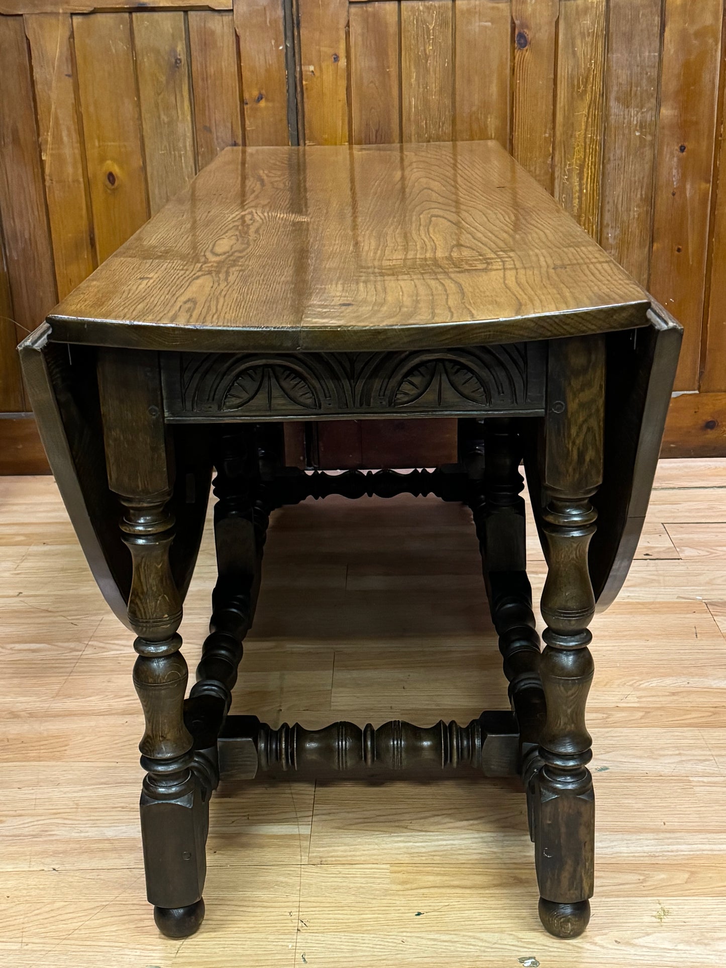Large Quality Distressed Oak Gate Leg Drop Leaf Table By Titchmarsh and Goodwin