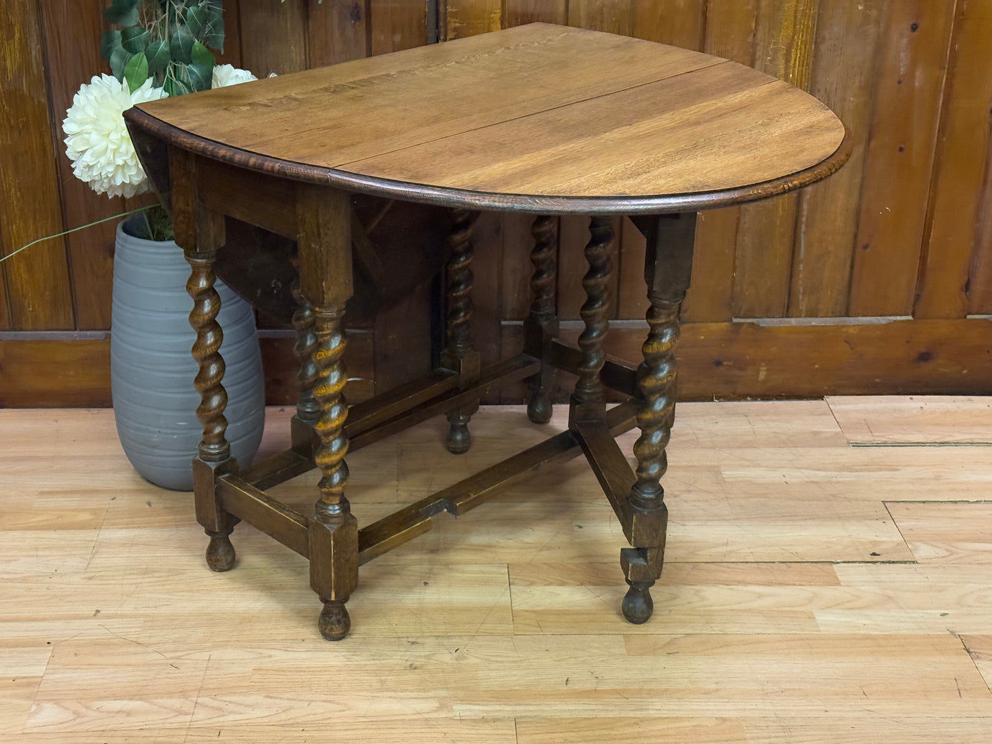 Antique Oak Drop Leaf Dining Table \ Barley Twist  Gate Leg Kitchen Table