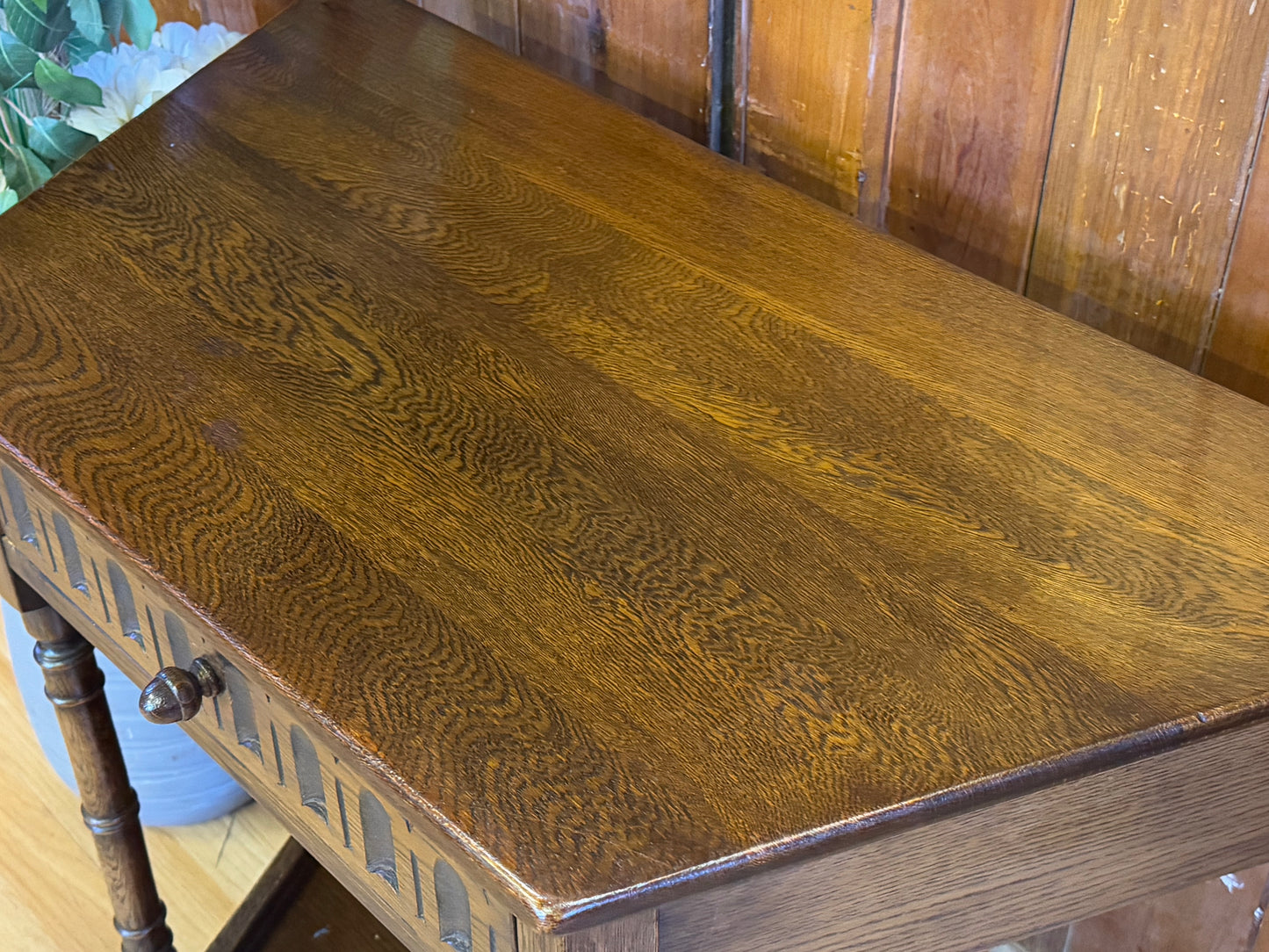 Solid Oak Canted Console Table by Jaycee \ Distressed Reproduction Lamp Table