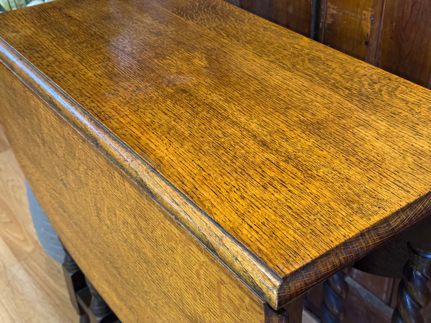 Arts & Crafts 1920s Oak Drop Leaf Table \ Barley Twist Extending Gate Leg Table