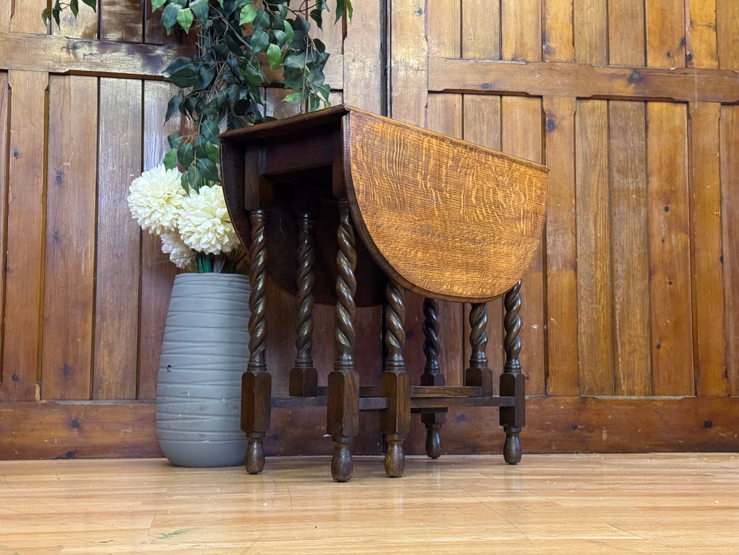 Arts & Crafts 1920s Oak Drop Leaf Table \ Barley Twist Extending Gate Leg Table