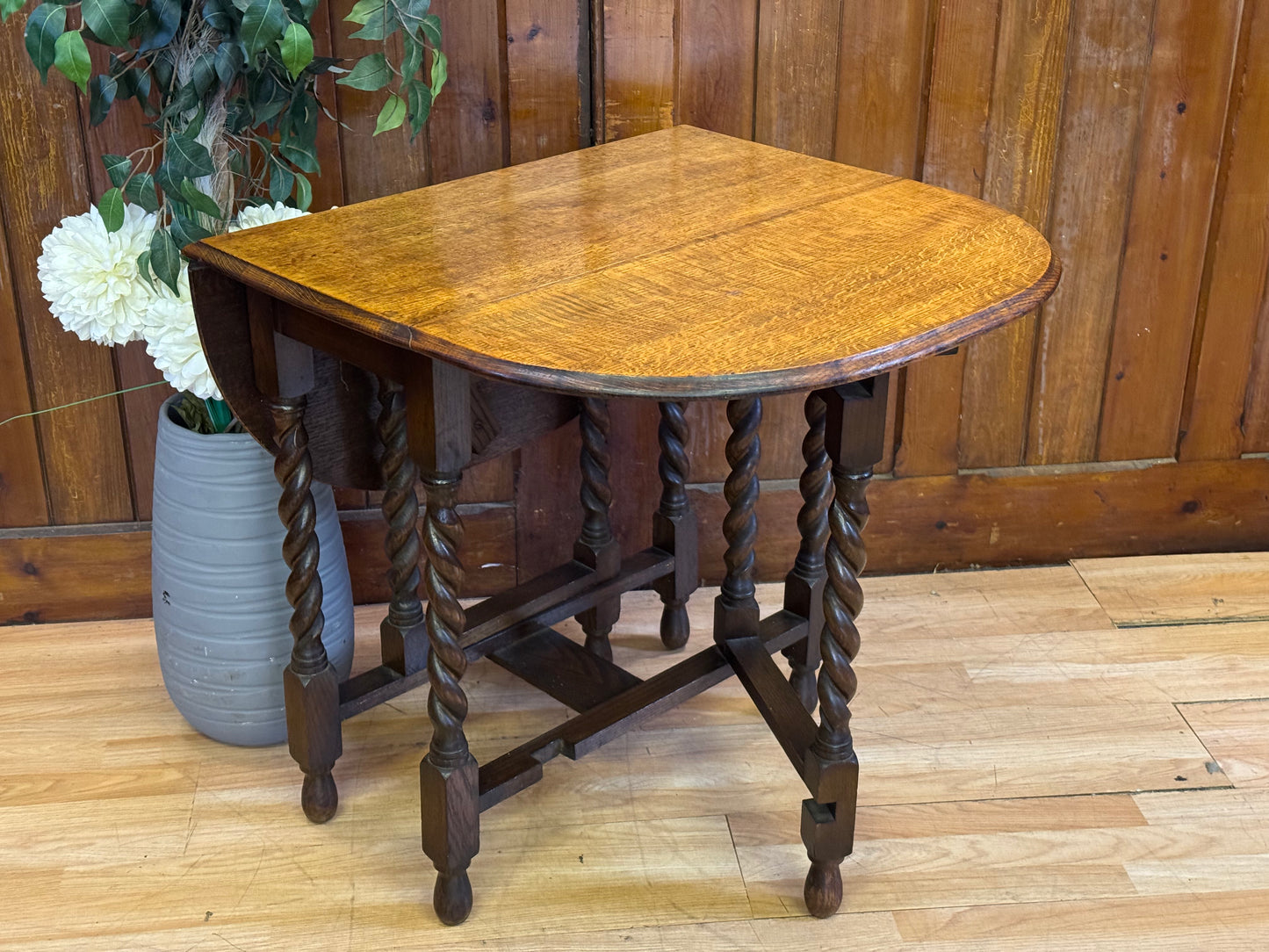 Arts & Crafts 1920s Oak Drop Leaf Table \ Barley Twist Extending Gate Leg Table