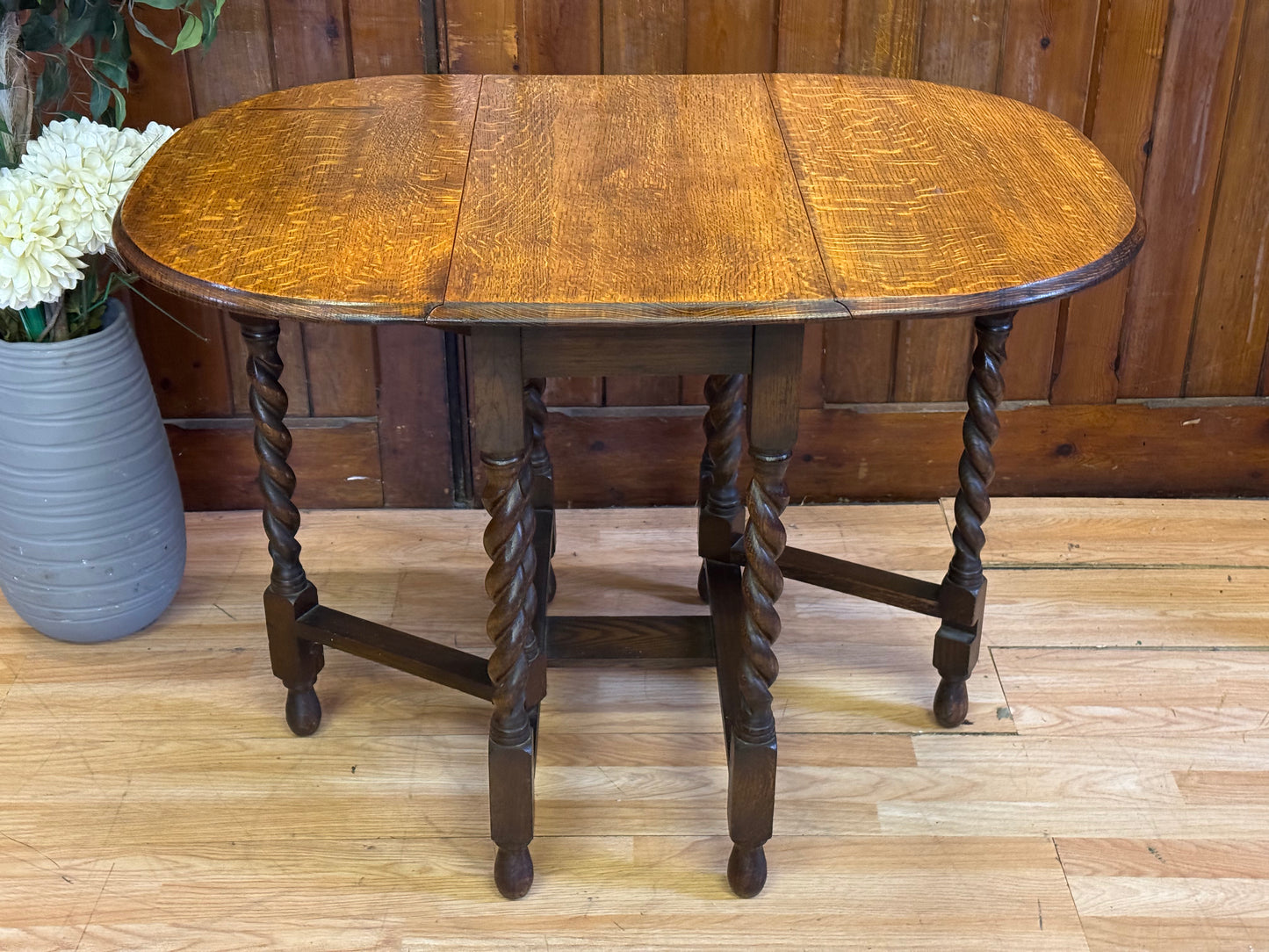Arts & Crafts 1920s Oak Drop Leaf Table \ Barley Twist Extending Gate Leg Table